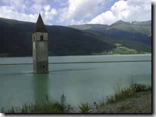 Die Kirche im Reschensee